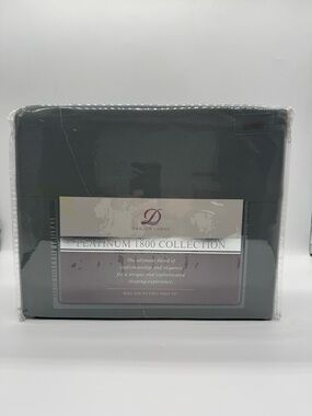NWT Danjor Lines King Size 6 Piece Sheet Set.